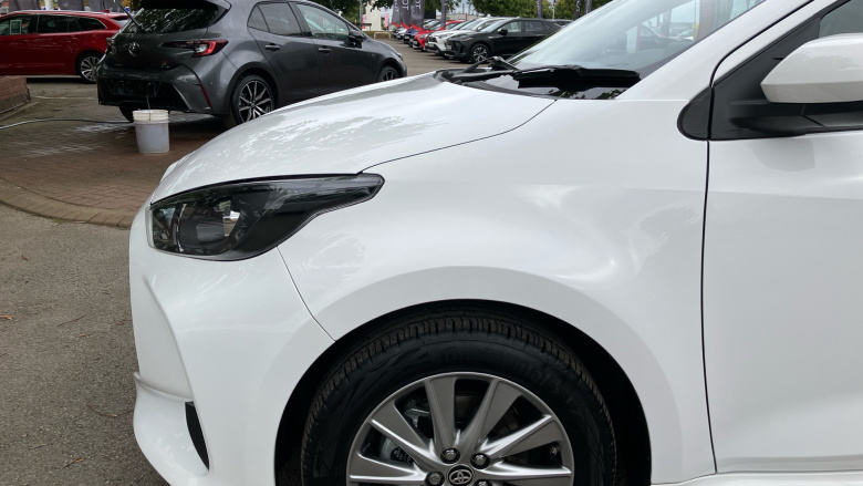 Toyota Yaris 1.5 Hybrid Icon 5dr CVT Hybrid Hatchback